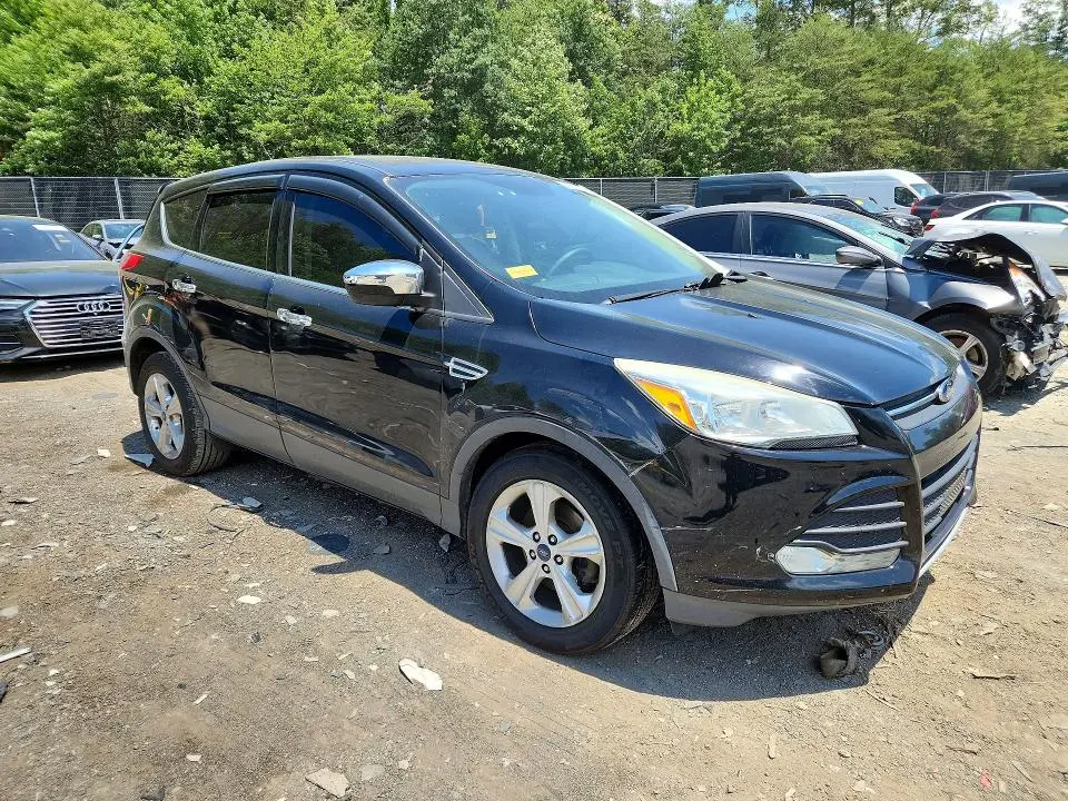 2016 FORD ESCAPE SE  