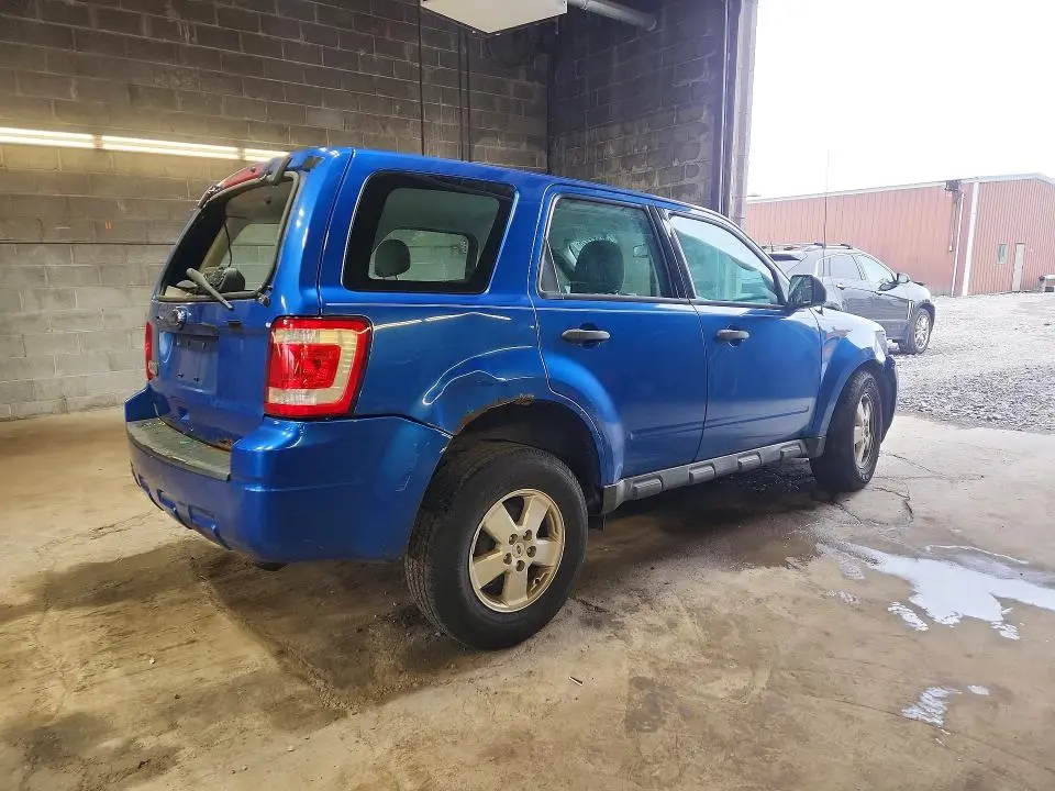 2011 FORD ESCAPE XLS  