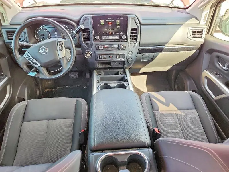 2022 NISSAN TITAN SV  