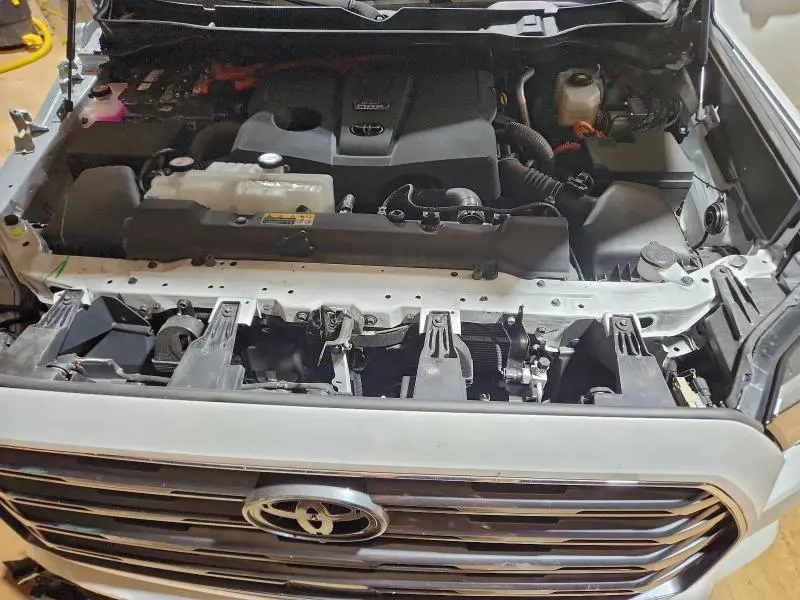 2024 TOYOTA SEQUOIA SR5  