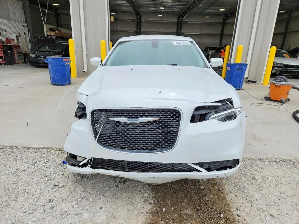 2017 CHRYSLER 300 LIMITED  