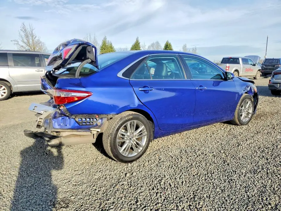 2015 TOYOTA CAMRY SE  