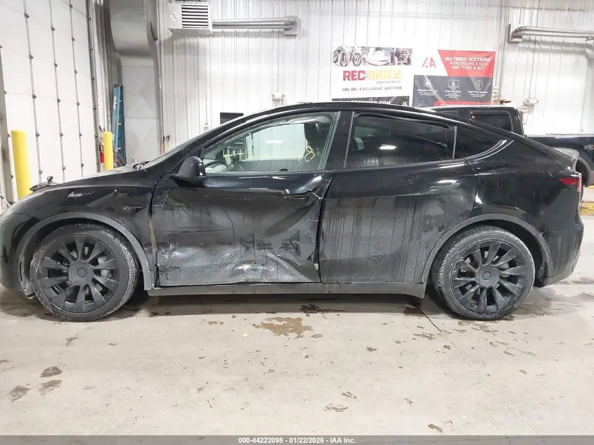 2022 TESLA MODEL Y LONG RANGE DUAL MOTOR ALL-WHEEL DRIVE