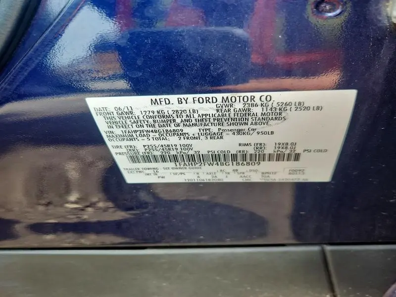 2011 FORD TAURUS LIMITED  