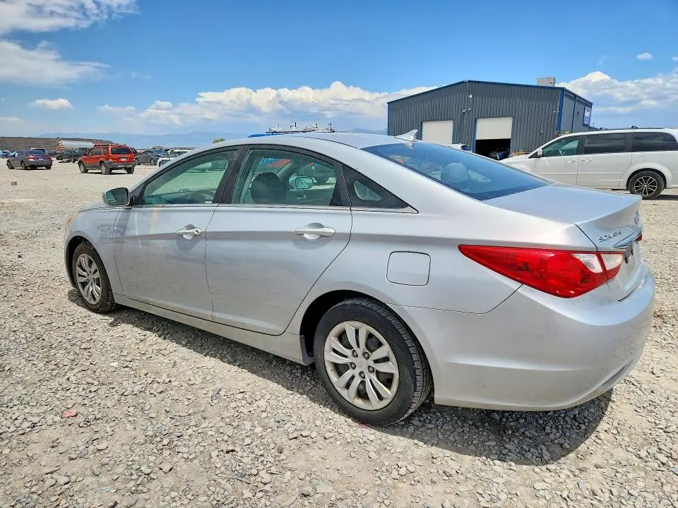 2011 HYUNDAI SONATA GLS  