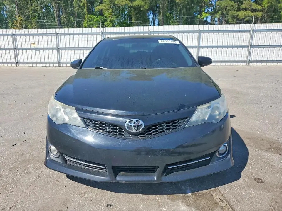 2013 TOYOTA CAMRY SE  