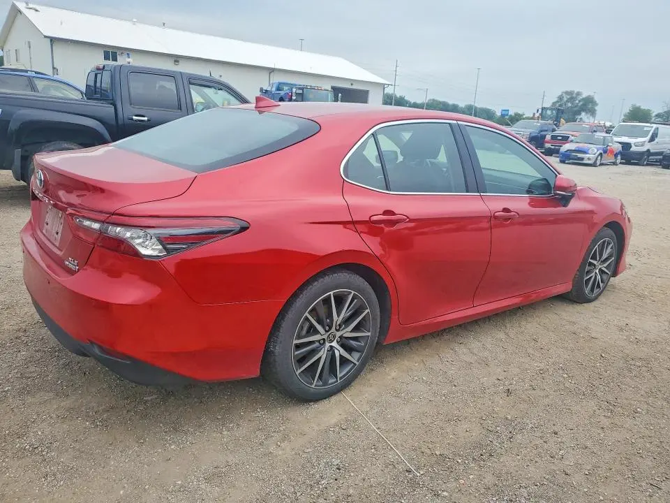 2023 TOYOTA CAMRY XLE  