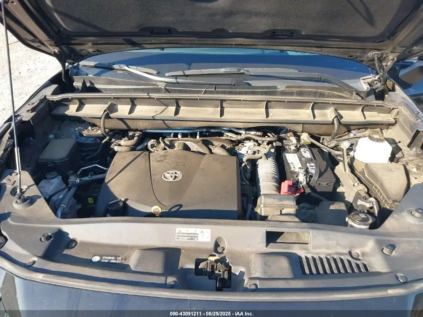 2021 TOYOTA HIGHLANDER LE