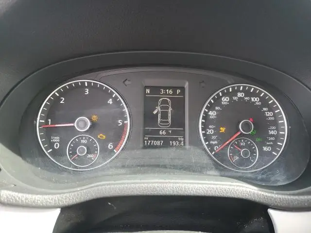 2013 VOLKSWAGEN PASSAT SE  