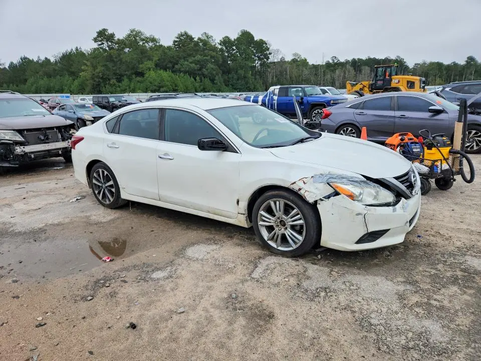 2017 NISSAN ALTIMA 2.5 SR  