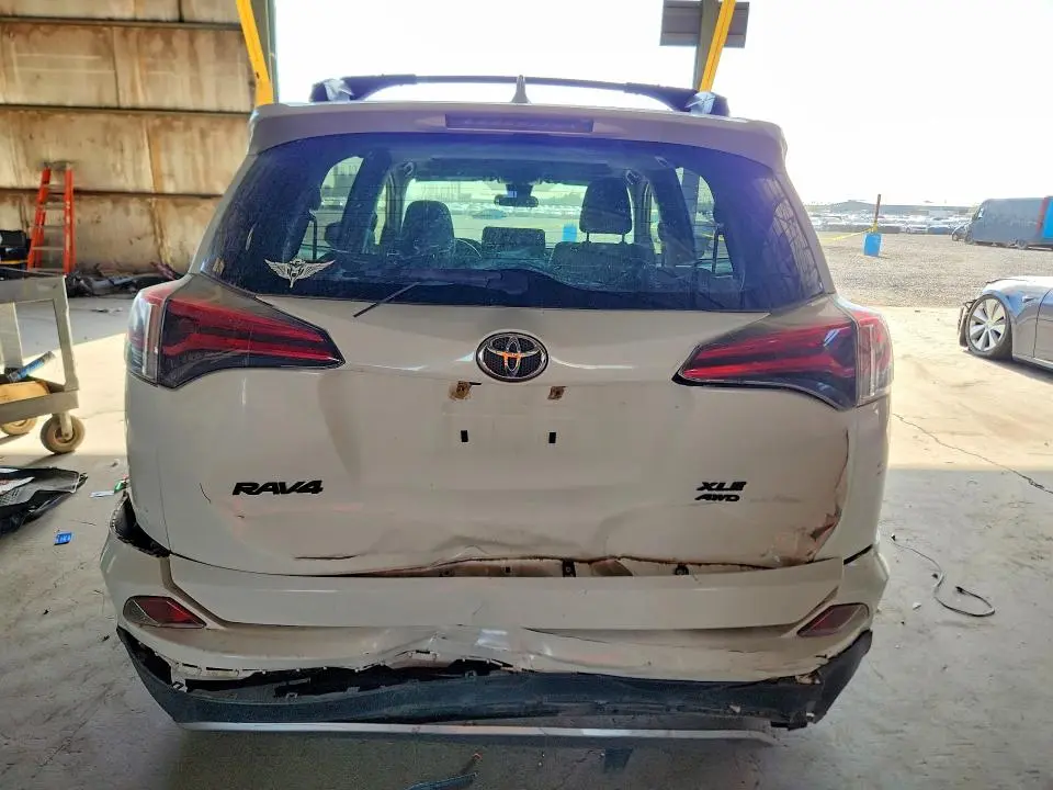 2017 TOYOTA RAV4 XLE  