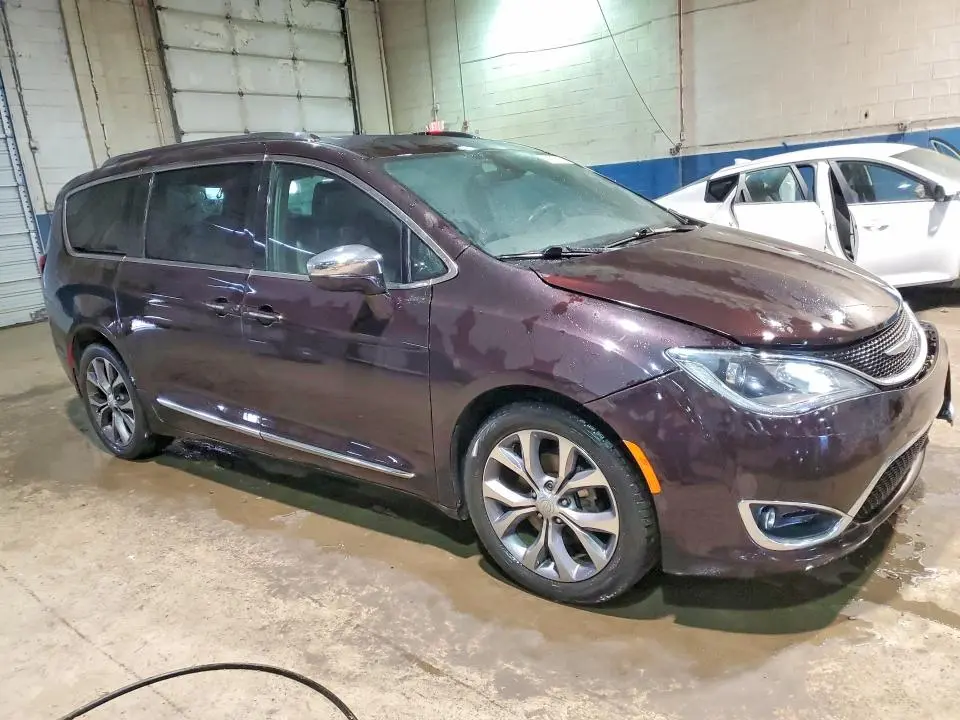 2019 CHRYSLER PACIFICA LIMITED  