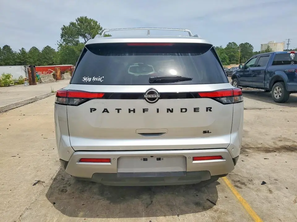 2024 NISSAN PATHFINDER SL  