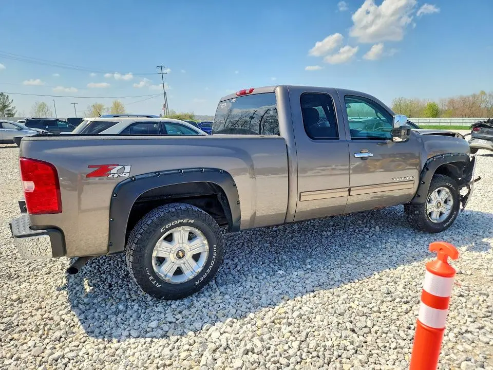 2011 CHEVROLET SILVERADO K1500 LT  