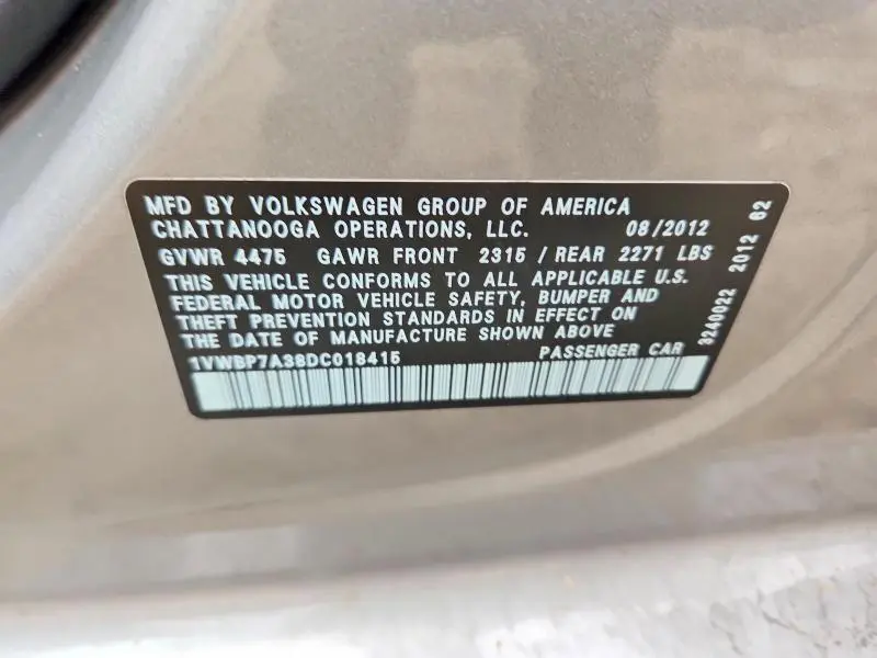 2013 VOLKSWAGEN PASSAT   