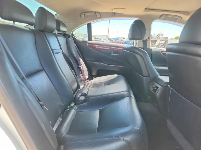 2010 LEXUS LS 460  