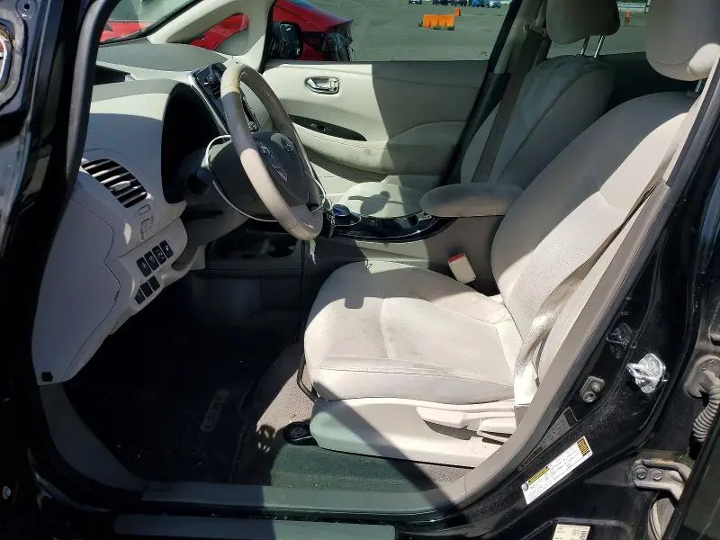 2016 NISSAN LEAF SV  