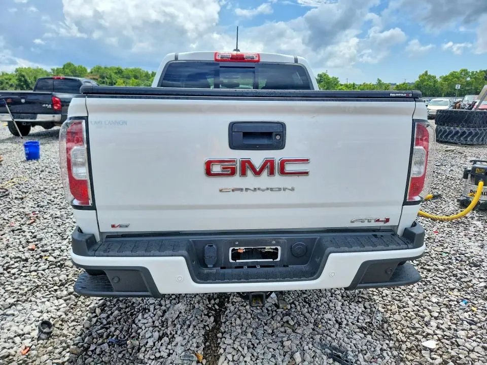 2022 GMC CANYON AT4  