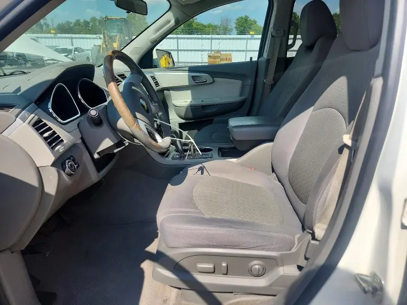 2010 CHEVROLET TRAVERSE LT  