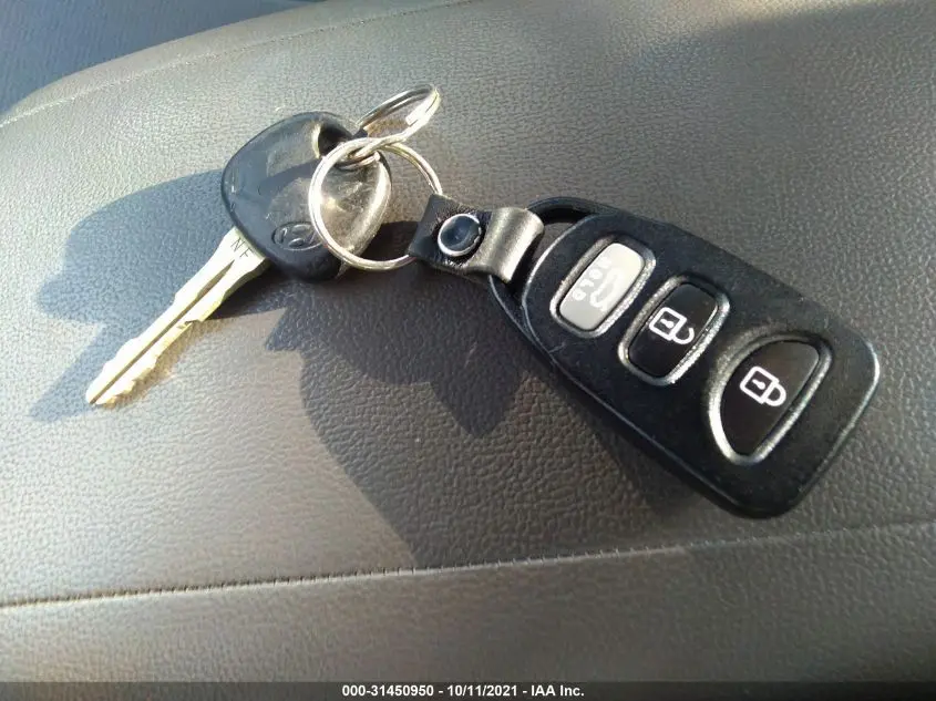 2010 HYUNDAI SONATA GLS