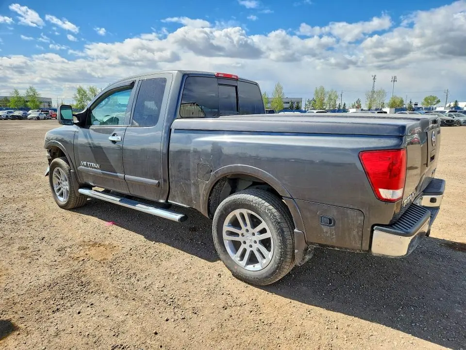 2011 NISSAN TITAN SV  