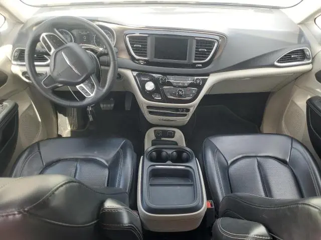 2020 CHRYSLER VOYAGER LXI