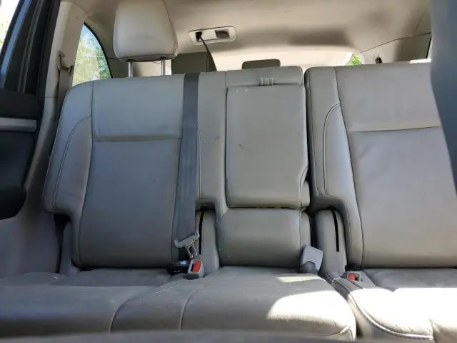 2017 TOYOTA HIGHLANDER SE  