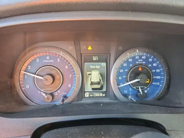 2015 TOYOTA SIENNA XLE  