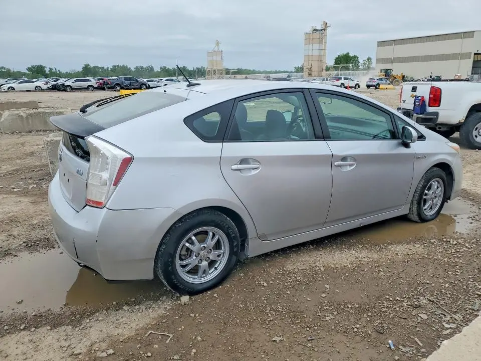 2010 TOYOTA PRIUS II  