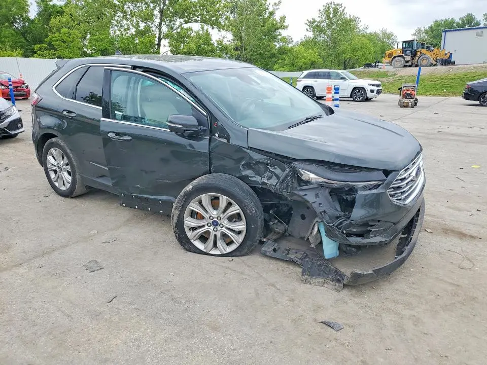 2022 FORD EDGE TITANIUM  