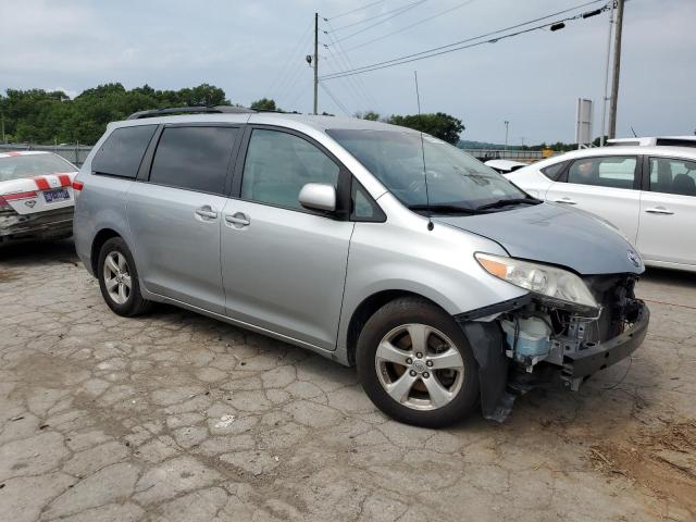 2013 TOYOTA SIENNA LE