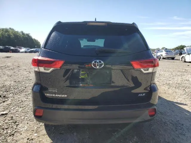 2019 TOYOTA HIGHLANDER SE  