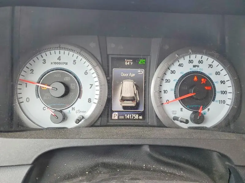 2019 TOYOTA SIENNA SE  