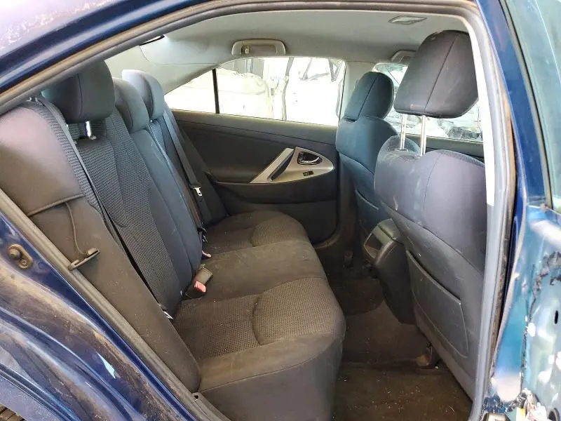 2011 TOYOTA CAMRY SE  