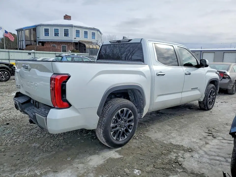 2024 TOYOTA TUNDRA   