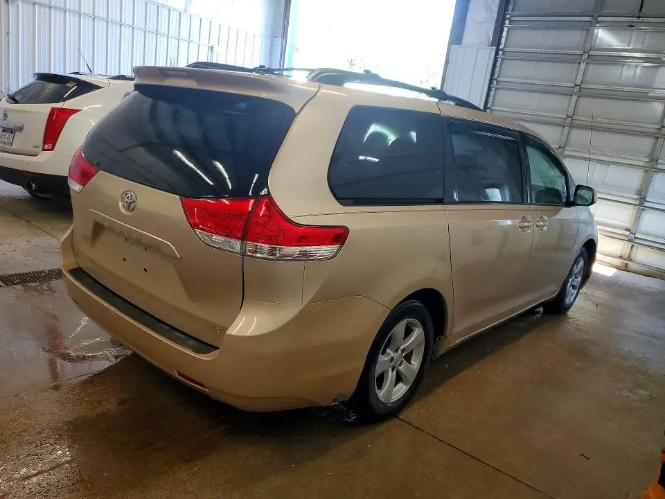 2011 TOYOTA SIENNA LE  