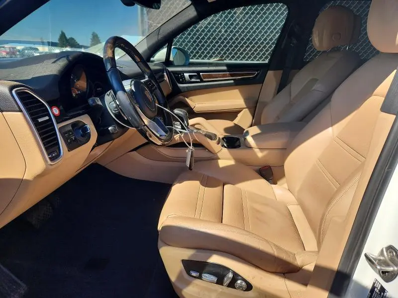 2019 PORSCHE CAYENNE   