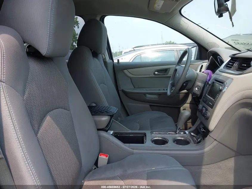 2017 CHEVROLET TRAVERSE LS