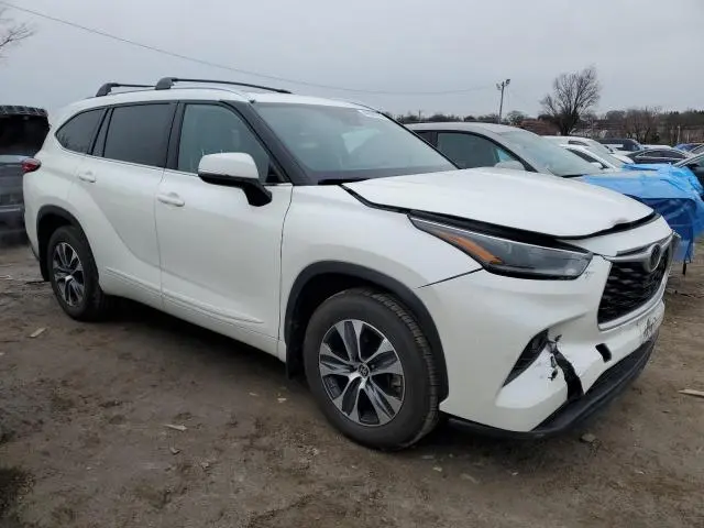 2021 TOYOTA HIGHLANDER XLE