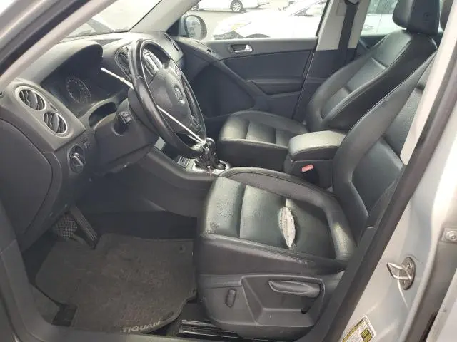 2011 VOLKSWAGEN TIGUAN S  