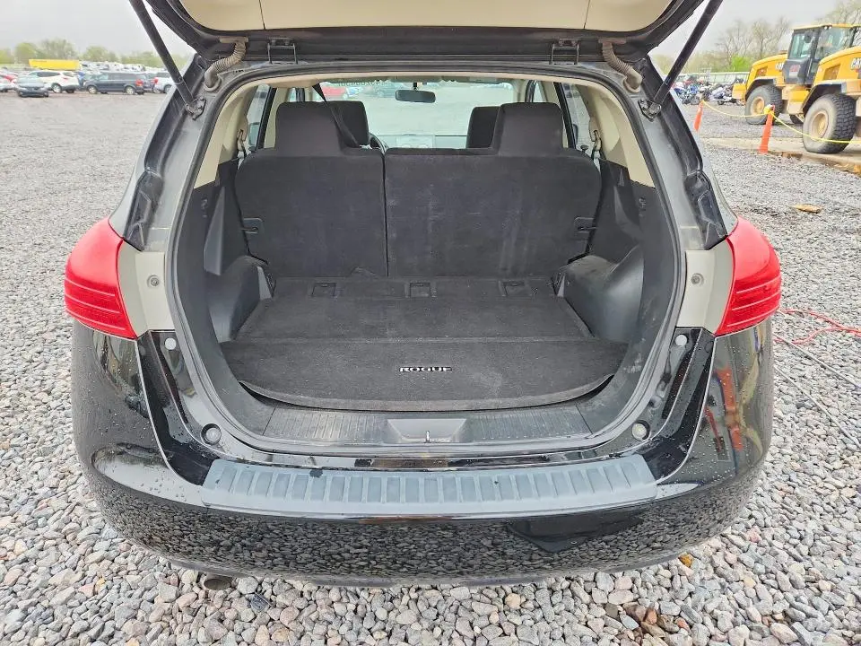 2013 NISSAN ROGUE S  