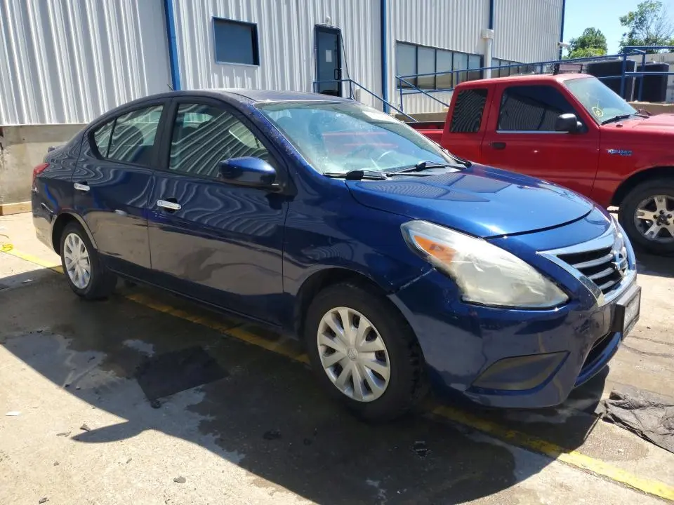 2018 NISSAN VERSA SV  