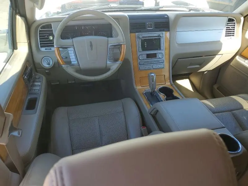 2010 LINCOLN NAVIGATOR   