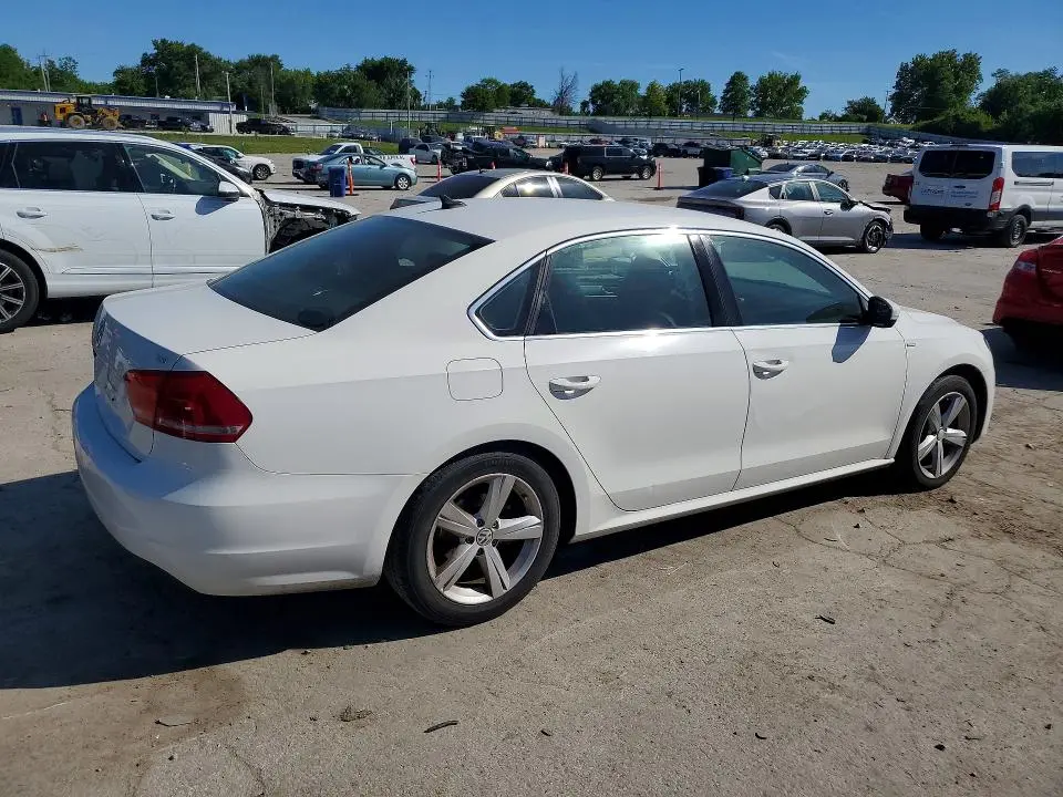 2014 VOLKSWAGEN PASSAT S  
