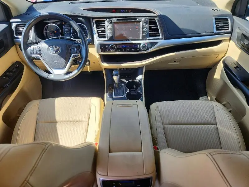 2019 TOYOTA HIGHLANDER LE PLUS  