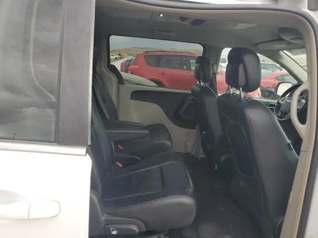 2016 CHRYSLER TOWN & COUNTRY TOURING  