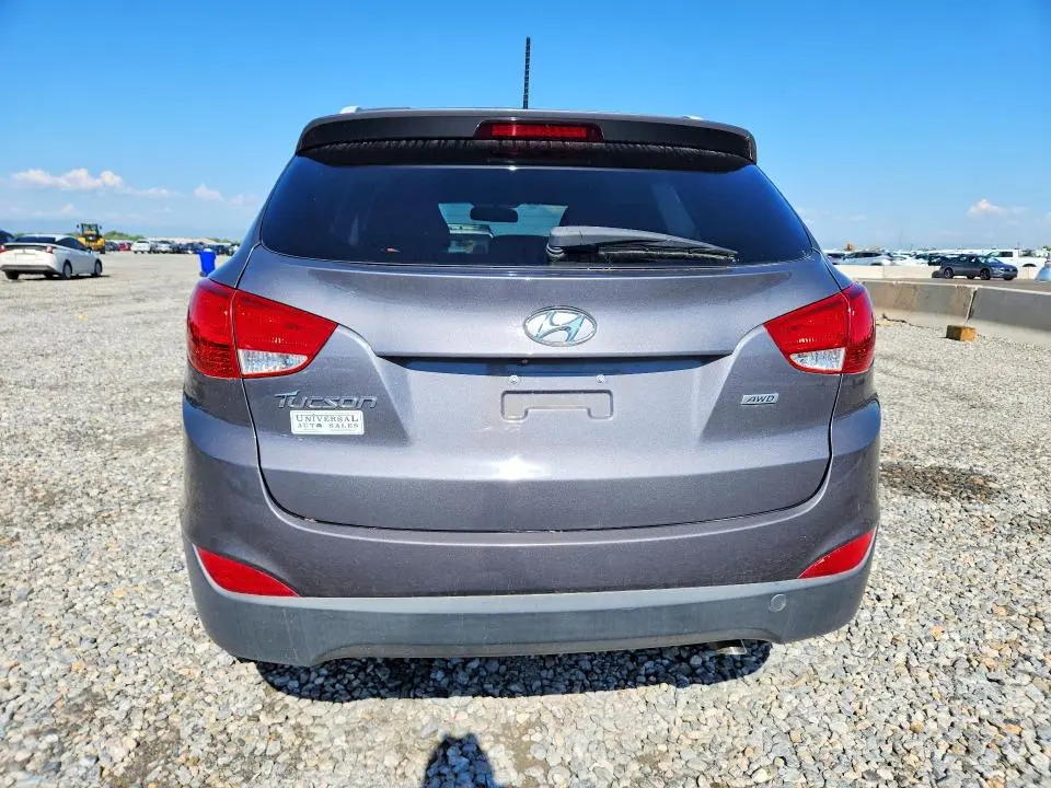 2015 HYUNDAI TUCSON SE  