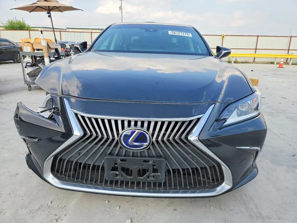 2021 LEXUS ES 300H  