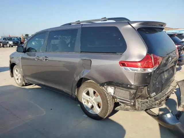 2014 TOYOTA SIENNA LE  