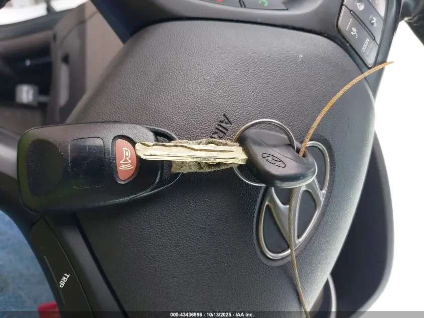 2014 HYUNDAI TUCSON SE